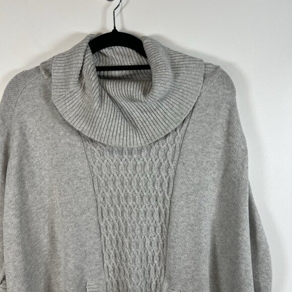 Cabi Women’s Cowl Neck Gray Poncho Sweater With Kangaroo Pouch Size XS Oversized - Picture 2 of 11